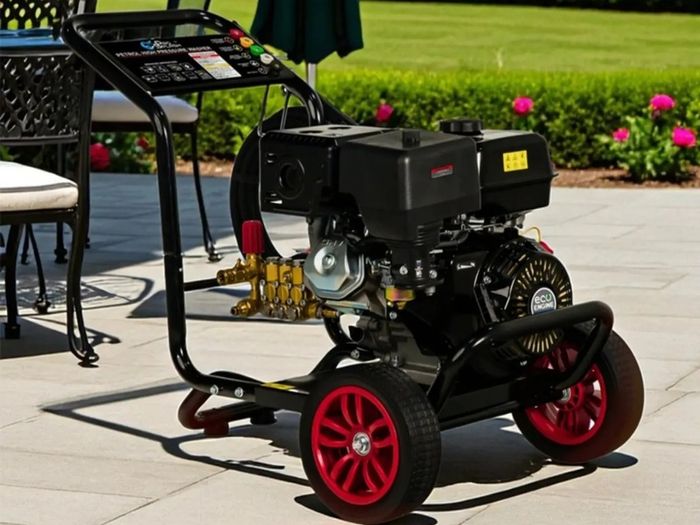 Petrol pressure washer