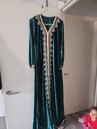 traditional morrocan caftan its suit size M or L