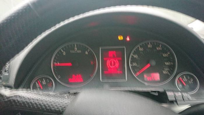Audi a4 b7 driver side headlamp,headlights.breaking sline isofix lower trims seats boost pipe suspension parts clutch kits flayweel parcel shelf