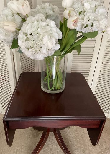 Antique mahogany drop leaf Pembroke table