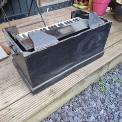 portable pump organ harmonium