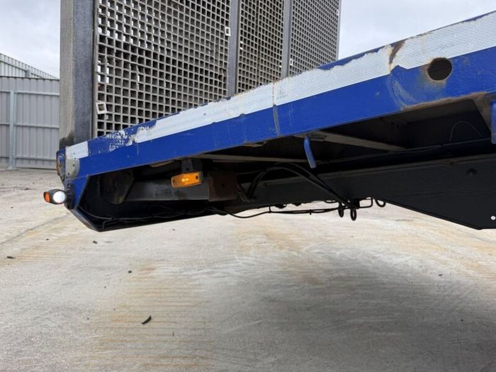 Volvo Fm 420 8x2 Beavertail Rearlift