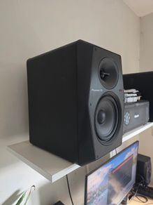 Pioneer vm70 x 2 dj speakers