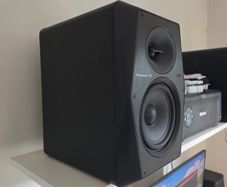 Pioneer vm70 x 2 dj speakers