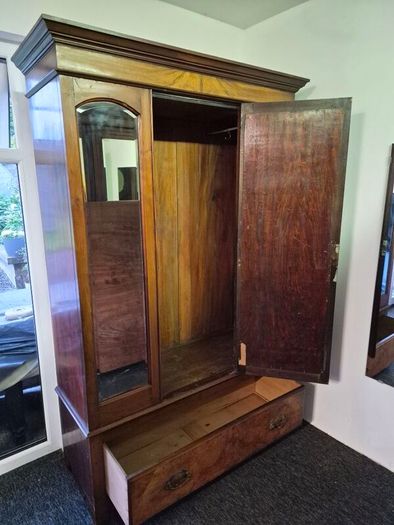 Antique Good Quality Wardrobe In Mahogany