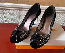 Very Expensive Magrit Diamante Velvet Shoes Size 40