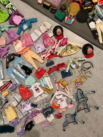Rainbow high accessories and few dolls