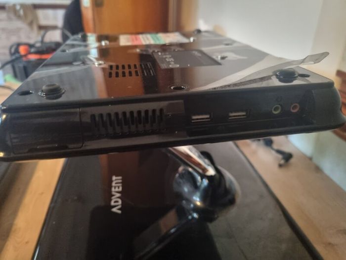 Advent AIO-1O0 all-in-one desktop computer Windows XP