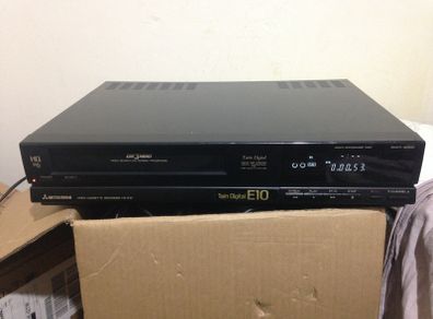 Mitsubishi HS-E10 VHS Player / Recorder