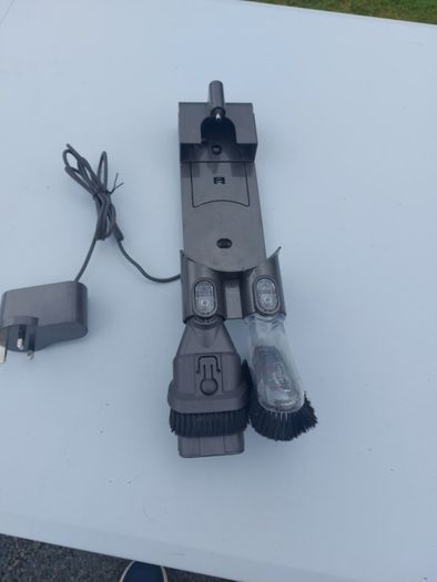 Dyson V6