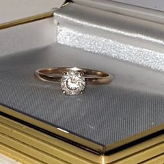 Vintage 14ct Gold 'Queen' Solitaire