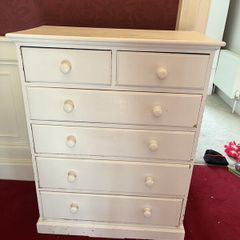 chest of drawers