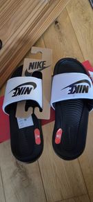 Nike Victori One Sliders Size 6 Adult