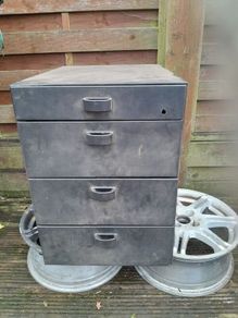 Filling cabinet