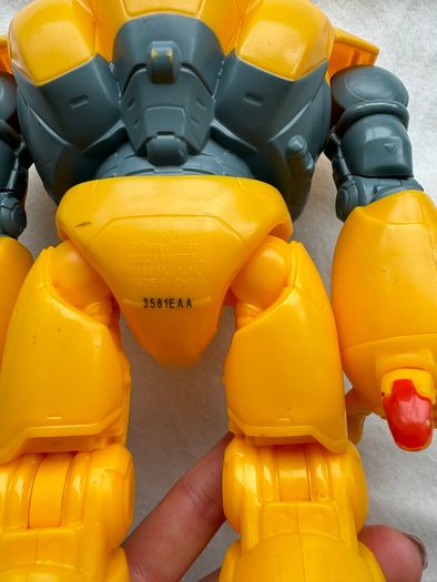 Lightyear Battle Equipped Zyclops Space Robot Action Figure Disney Pixar Used Please look at the pictures