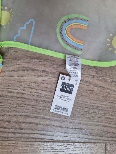 Baby bib with sleeves