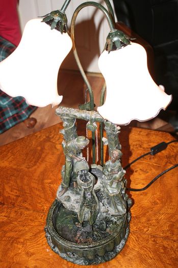 Vintage Fountain Table Lamp
