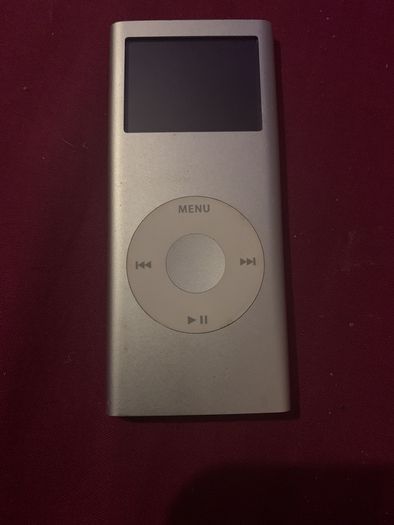 ipod 4GB and 2Gb today 2 4 25