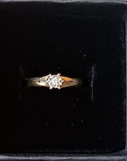 Vintage 9ct gold diamond solitaire ring size K