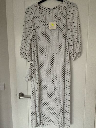 Brand new polka dot dress - size 12/14/16
