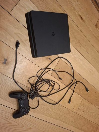 PS4 Slim with 1 controller