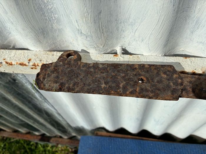 Set of 4 old trap springs