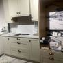 Ex display kitchen with 30mm quartz backsplash and counter Image 2