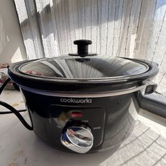 Electric slow cooker