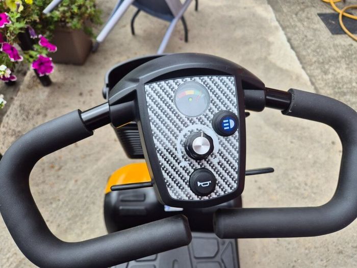 2025 Rascal Vista Mobility Scooter. Like New.
