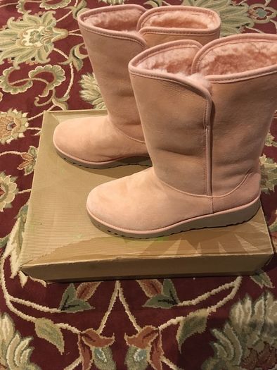 Genuine UGG Boots size EU-40, UK-7