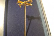Rare Find: Vintage Hunting Pin