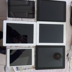 12 Apple Ipads for parts or repair, most Activation Locked some just not powering on