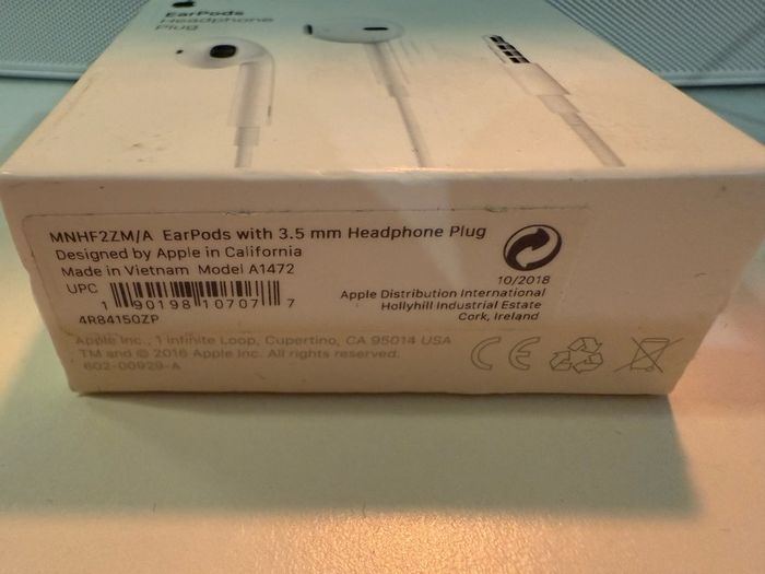 Apple EarPods with 3.5mm plug, sealed in box. A1472
