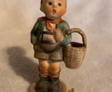 Vintage Hummel Figurine