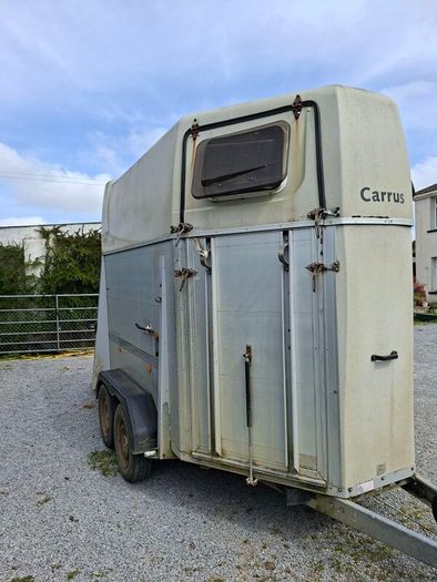 Double horsebox with front ramp for sale