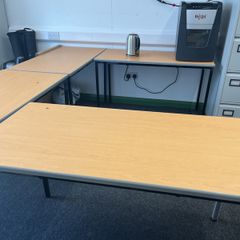 desks x 4 (nice day/hunt office brand)