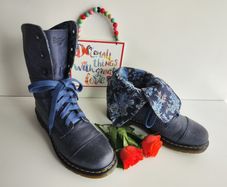 Dr Martens Triumph Aimilita fold over mirage floral biker boots UK8 EU42 US10