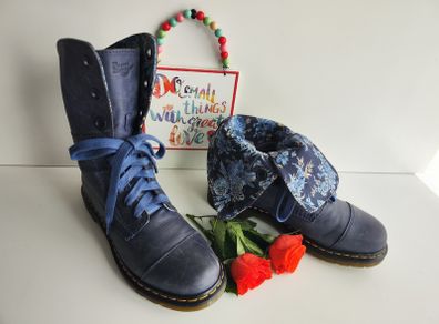 Dr Martens Triumph Aimilita fold over mirage floral biker boots UK8 EU42 US10