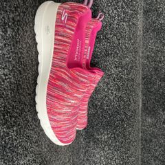 womens pink sketchers