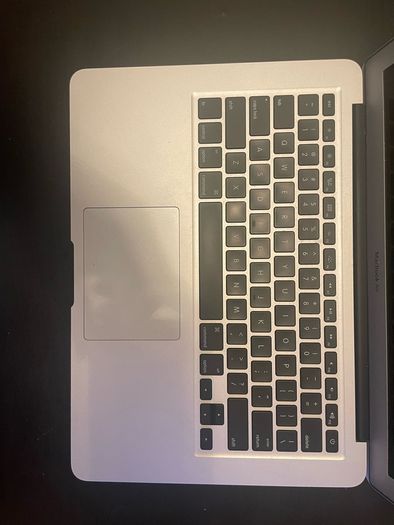 Broken 2017 MacBook Air 13-inch