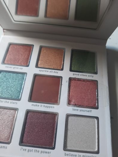 crystal power eyeshadow palette
