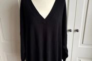 Capsule v neck black jumper size 32-34 - new