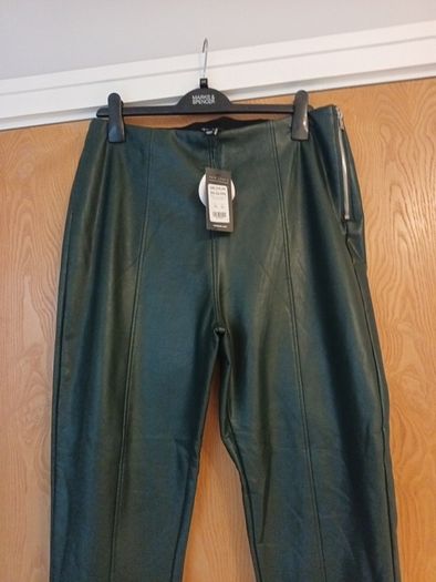 New Look Vegan  Green   PU Leggins.  S.18..  B.N.W.T
