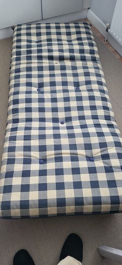 Futon single bed/seat
