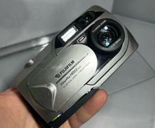 Fuji Film Fine Pix 1400Zoom 2000 Vintage Digital Camera