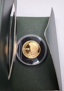 Elvis Presley 9ct gold coin