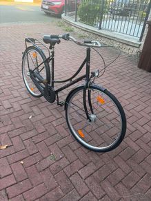 Classic Black City Bike