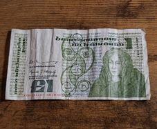 Ireland, One Pound 1980 (JKD) banknote, circulated - free standard postage