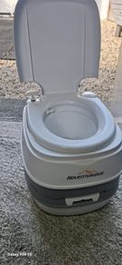 Portable toilet