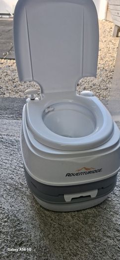 Portable toilet